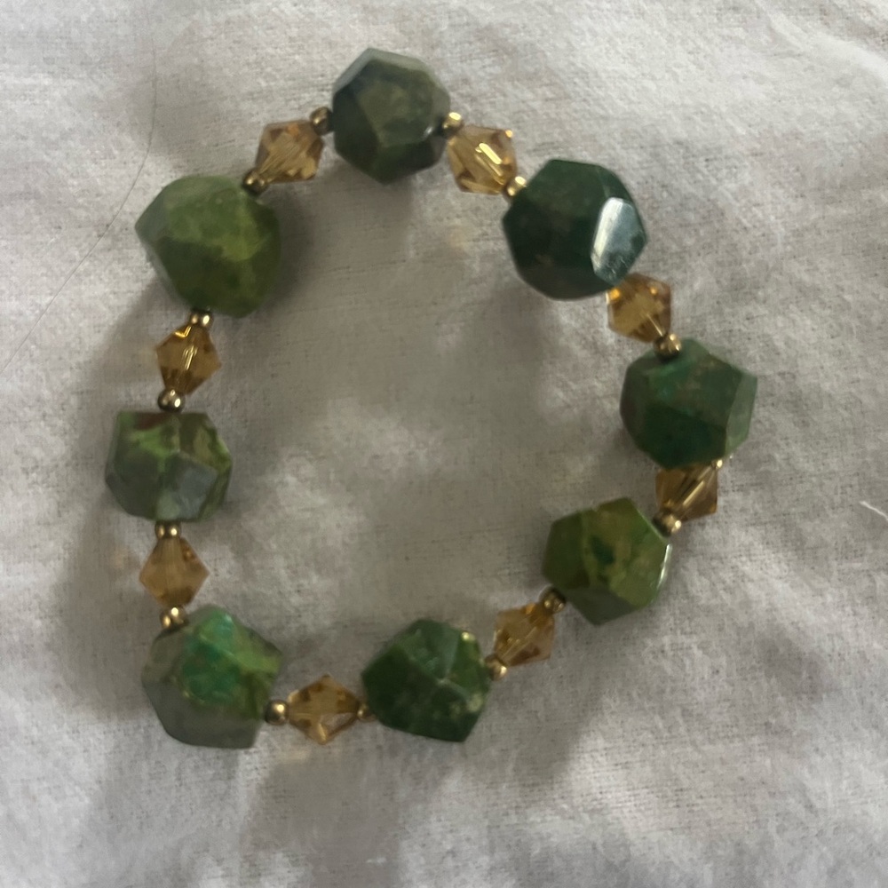 Handmade Green Jade and Gold Crystal Stretchy Beaded Bracelet